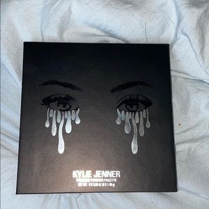 Kylie Jenner pressed powder palette
